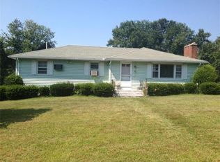4 W Allen Ridge Rd, East Longmeadow, MA 01028