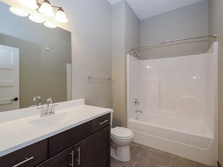Depot Building D Luxury Rentals — Photo 20