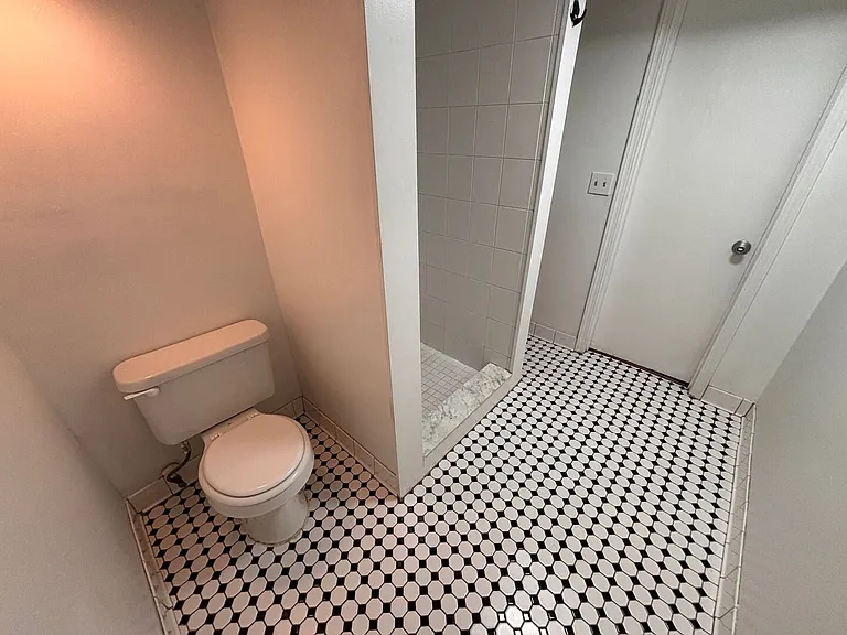 111 Cedar St — Photo 16