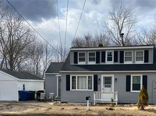 10 Cross Rd, Waterford, CT 06385
