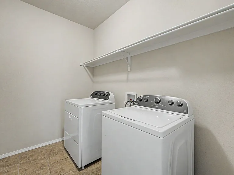 4435 W Pecan St — Photo 19