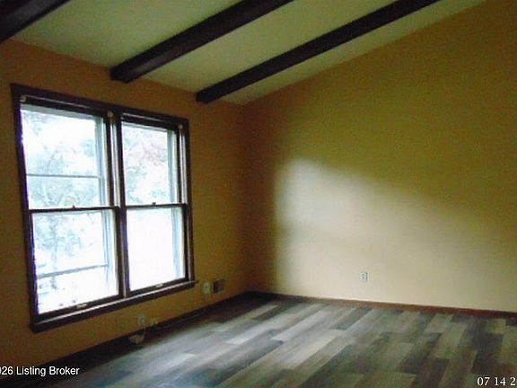 3rd image of 1524 Sanders Ln