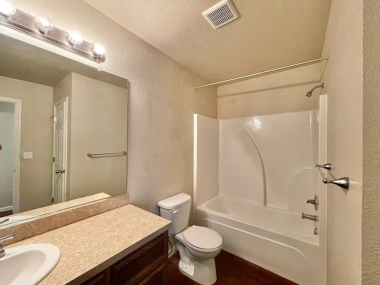 928 Maplewood St — Photo 11