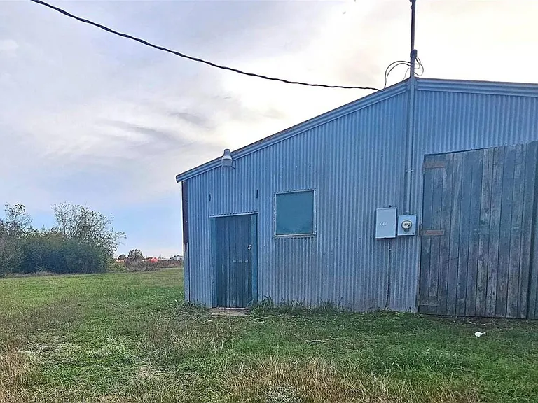 2838 Old Lane City Rd — Photo 6