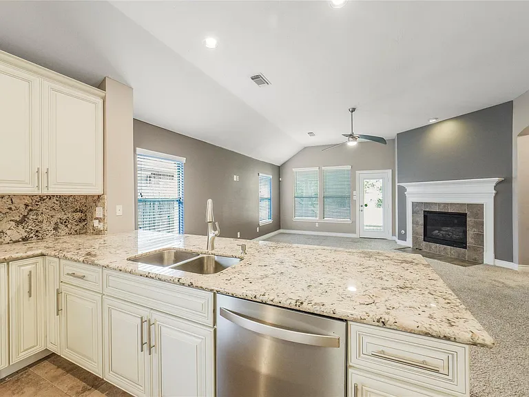 13715 Cypresswood Crossing Blvd — Photo 10