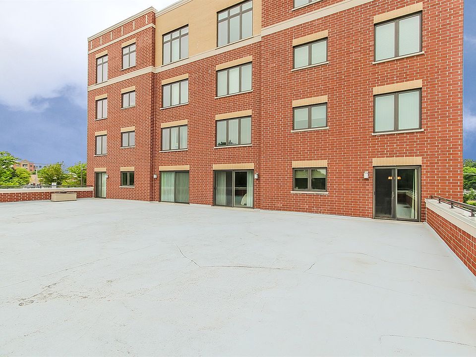 1st image of 225 Main St APT 214