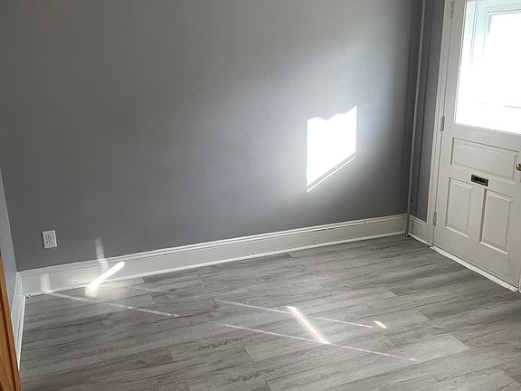 4th image of 117 Park St