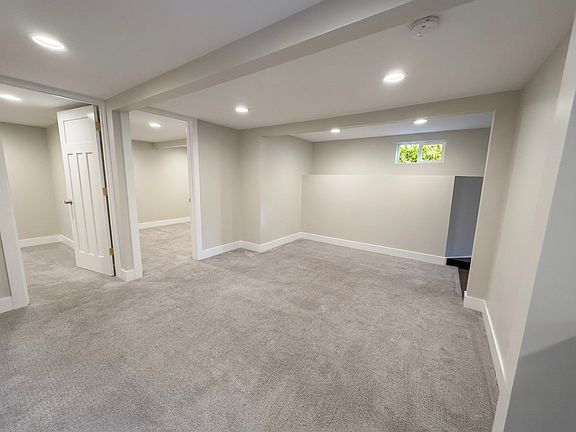 3rd image of 11752 35th Ave NE #B