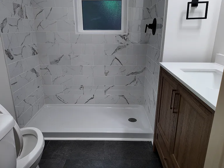 1521 Anthony Dr — Photo 3