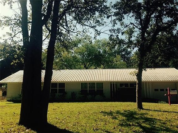 3rd image of 2104 Vogel Ave
