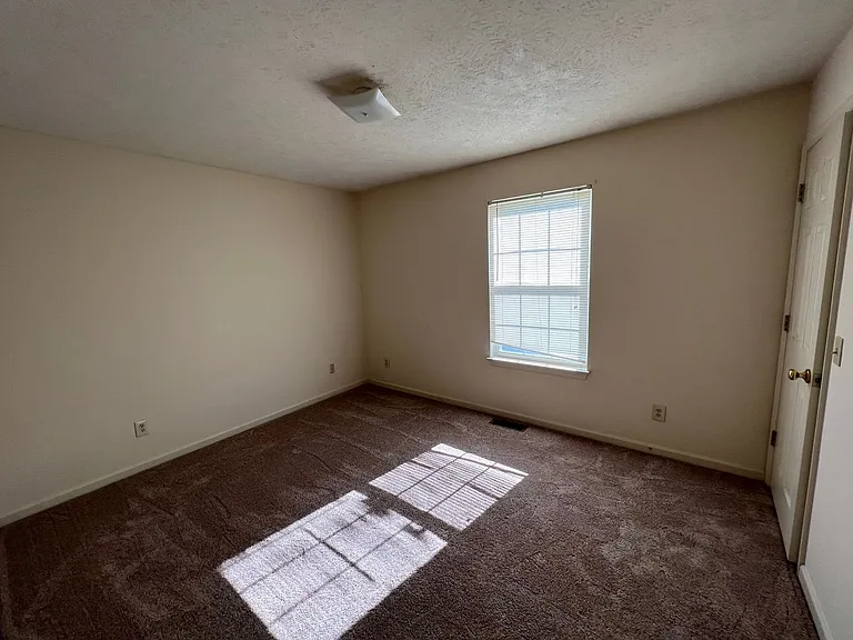 101B Sycamore Ct — Photo 8