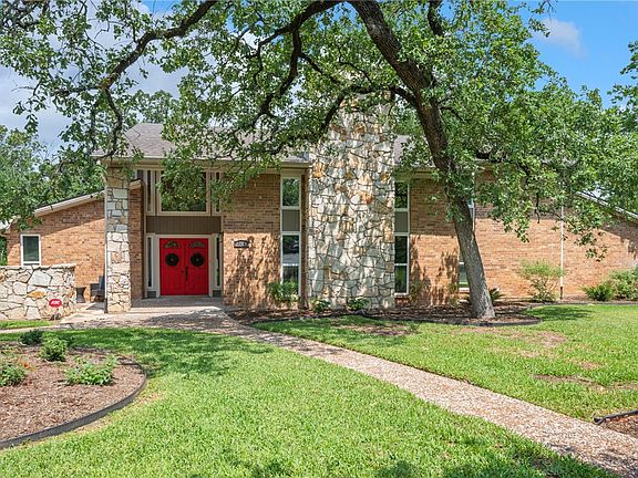 3rd image of 2708 Teakwood Ct