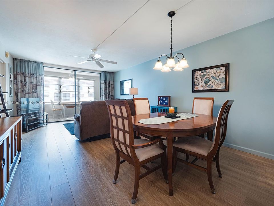 1st image of 2841 Somerset Dr APT 300