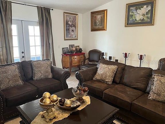 3rd image of 3723 Imperial Dr