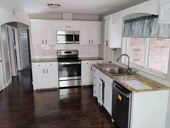 3rd image of 624 Hallvale Dr