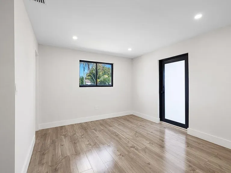 1522 NW 41st St — Photo 11