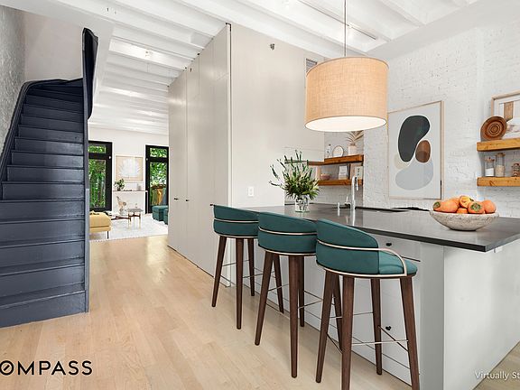 3rd image of 414 De Graw St #1