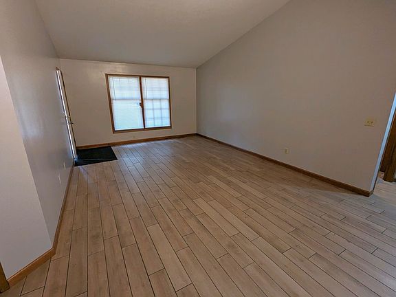 3rd image of 1811 College Manor Dr APT C