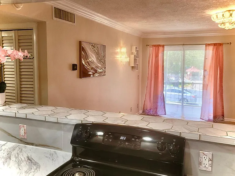 616 NW 13th St #24 — Photo 30