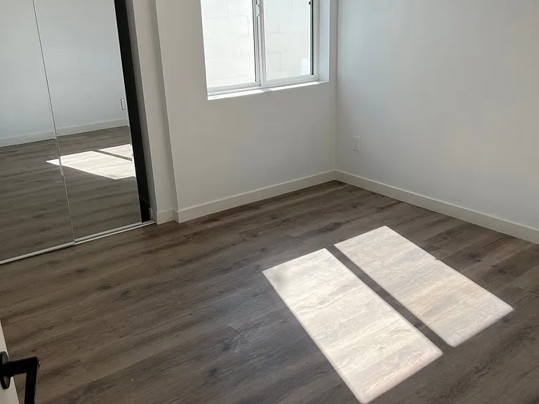 6427 Rhodes Ave — Photo 16