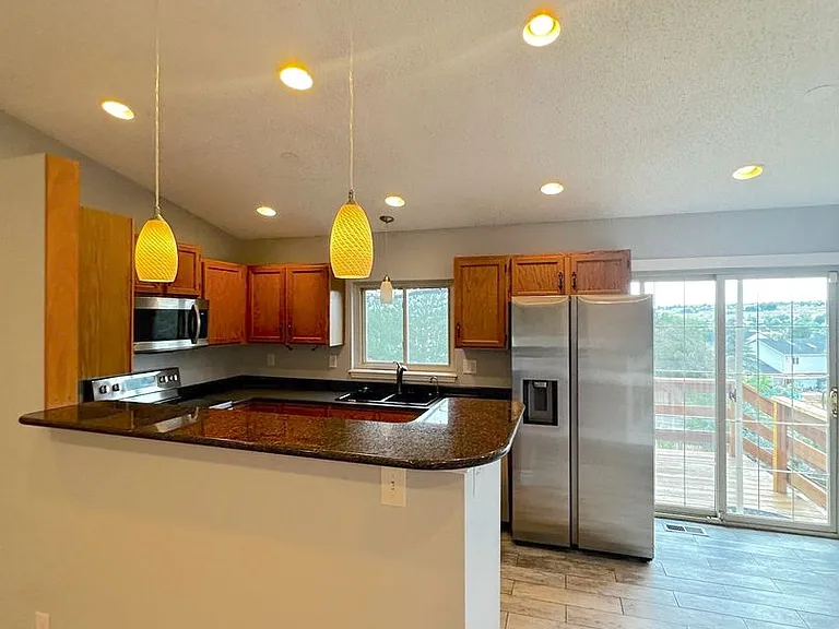 6430 Amethyst Ct — Photo 2