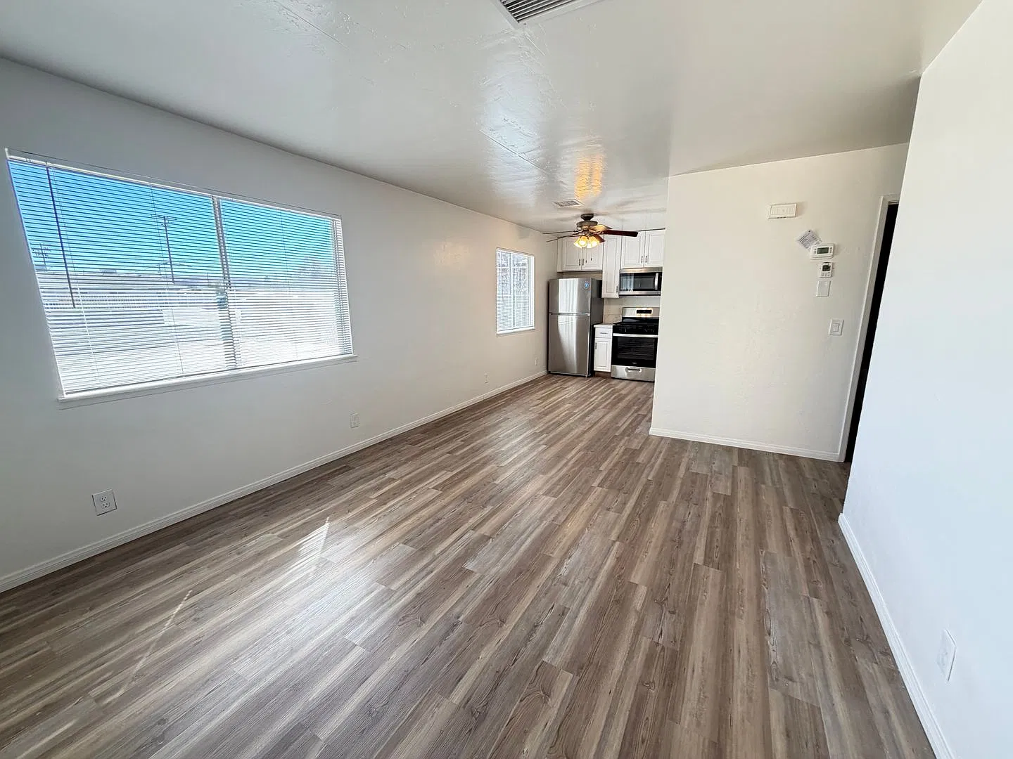 140 W Wilson A-B-C — Photo 2