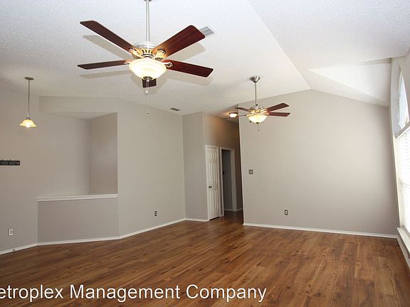 5th image of 3712 Staghorn Cir N