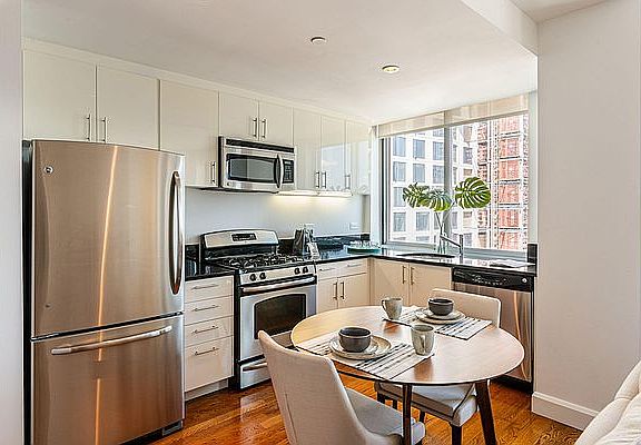 4th image of 225 Schermerhorn St APT 17A