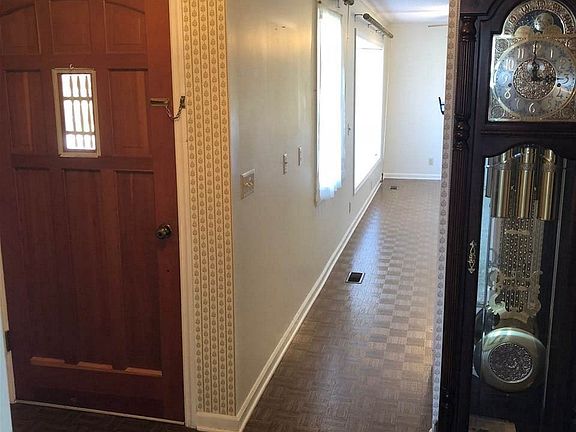 5th image of 415 Neal Dr NW
