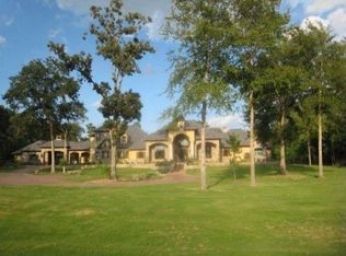 22 Huntington Woods Estates Dr, Tomball, TX 77377