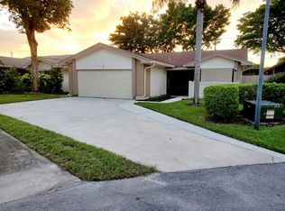 3 Grange Pl, Boynton Beach, FL 33426