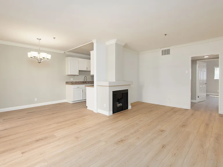 7120 Ramsgate Ave #106 — Photo 2