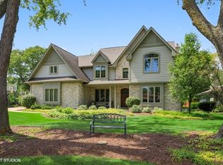 17 Fairview Ct, Clarendon Hills, IL 60514