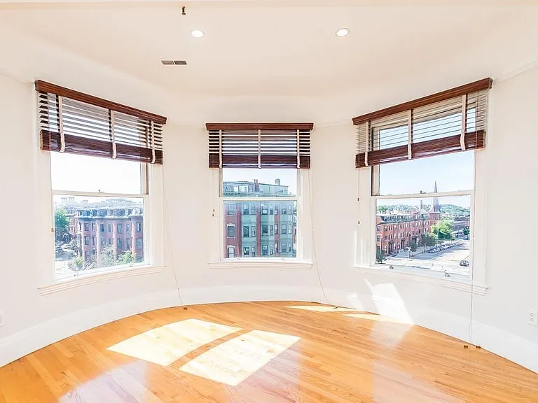492 Massachusetts Ave #52 — Photo 3