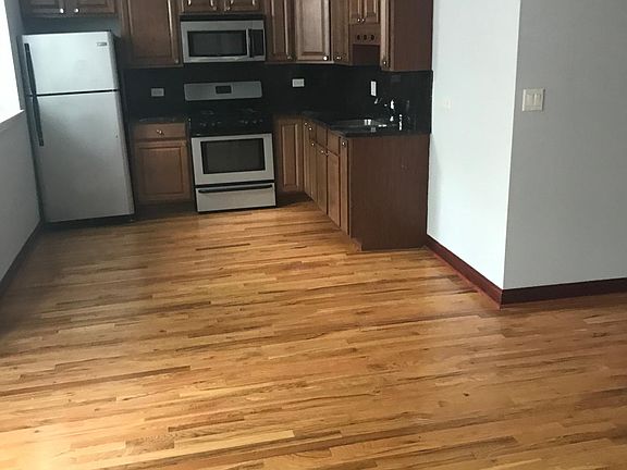 3rd image of 5737 N Kimball Ave #1G