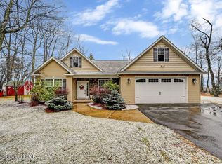 1012 Forest Ln, Gouldsboro, PA 18424