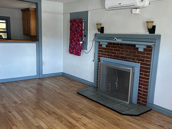 3rd image of 1423 New York Ave
