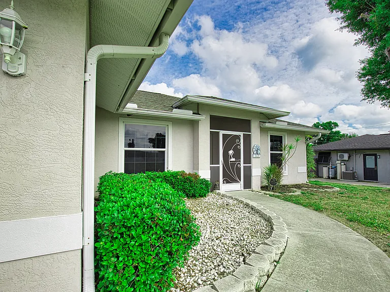 262 Palmetto Dr — Photo 3