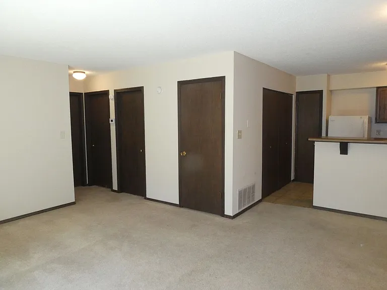 4608 W Knox Dr — Photo 2