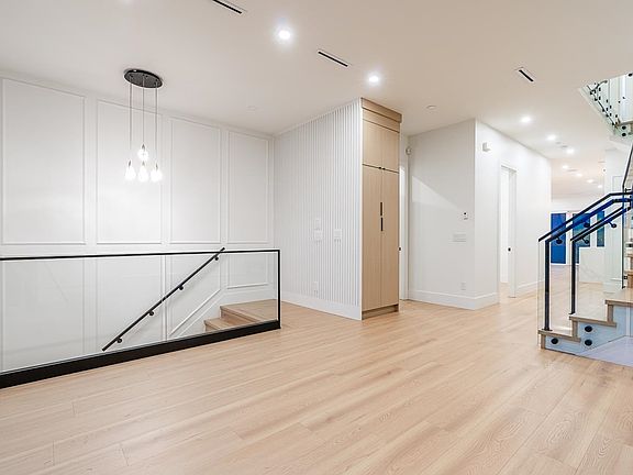 4th image of 7303 14th Ave #1