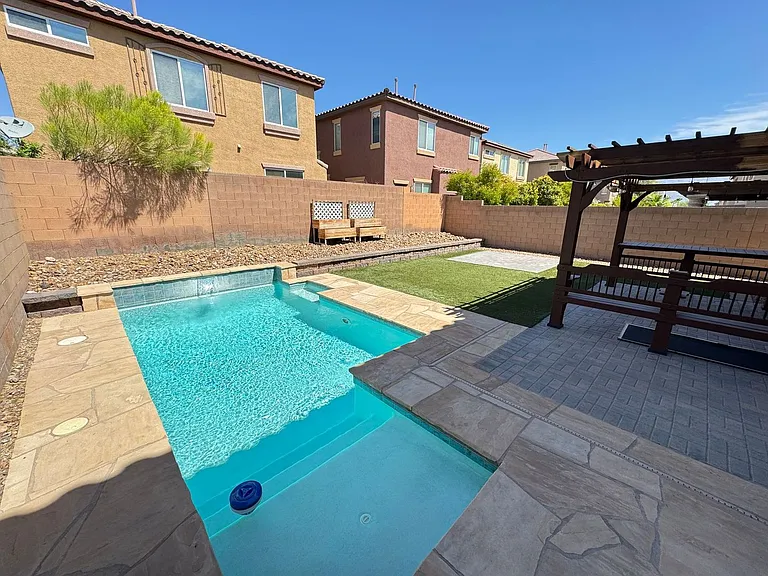 8123 Mosaic Sunrise Ln — Photo 24
