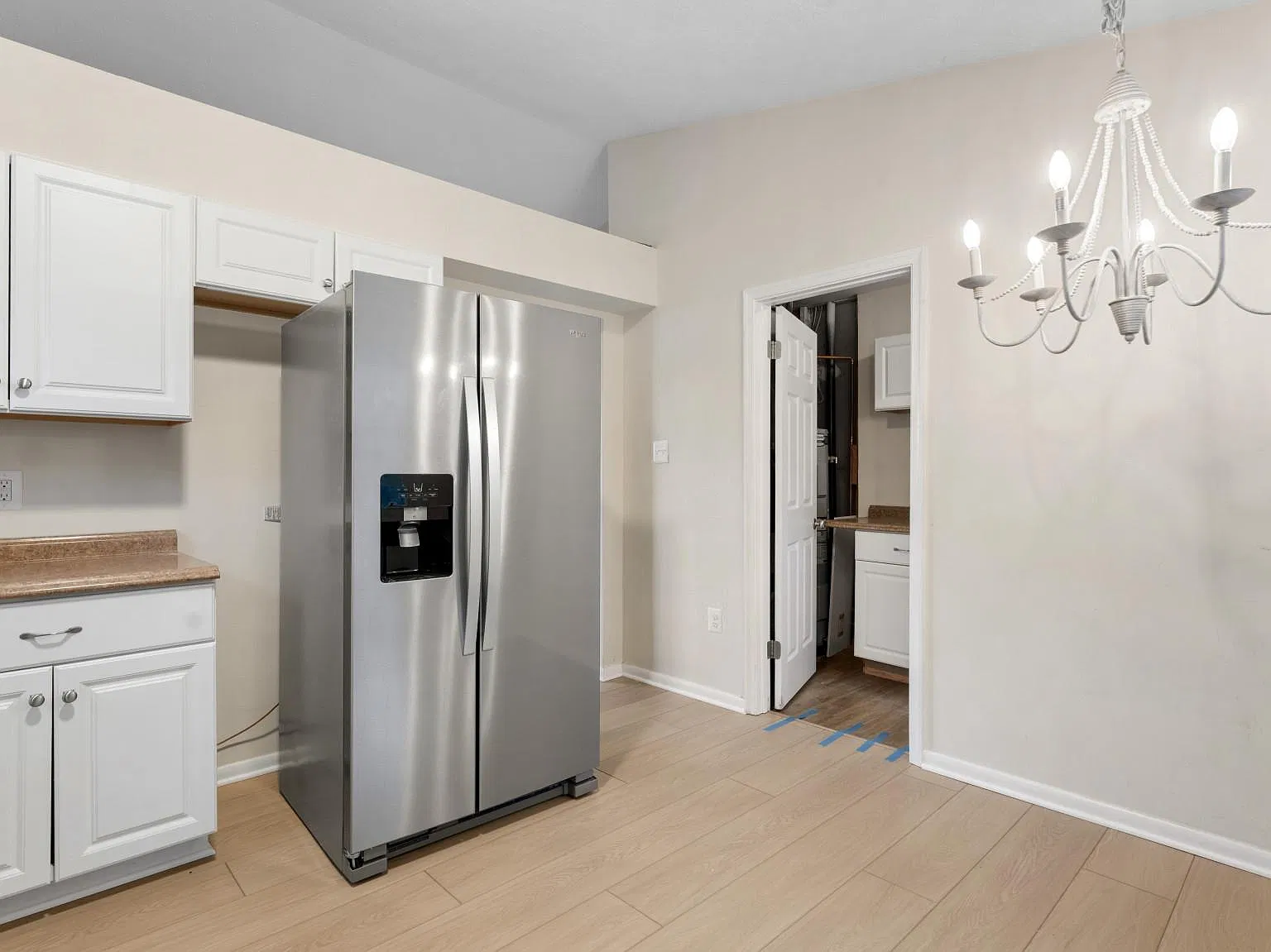 3 bed, 2.0 bath, 1009 sqft, $2,600 — Photo 3