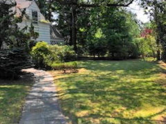 5th image of 1351 Auerbach Ave