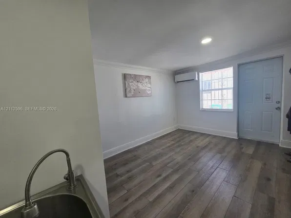 2521 NW 32nd St, Miami, FL 33142