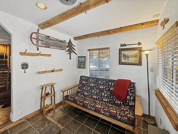 5th image of 450 Georgia St