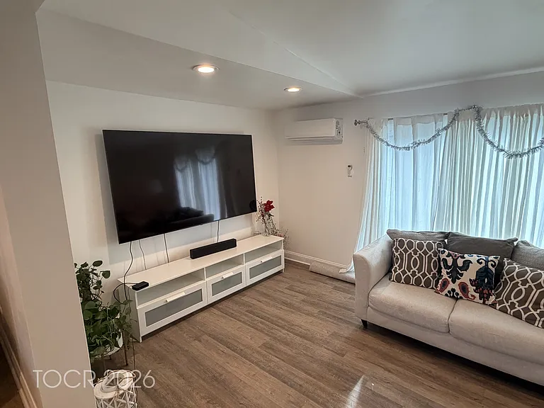 347 Forest Ave — Photo 5