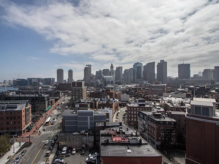 300 Commercial St #402 — Photo 14