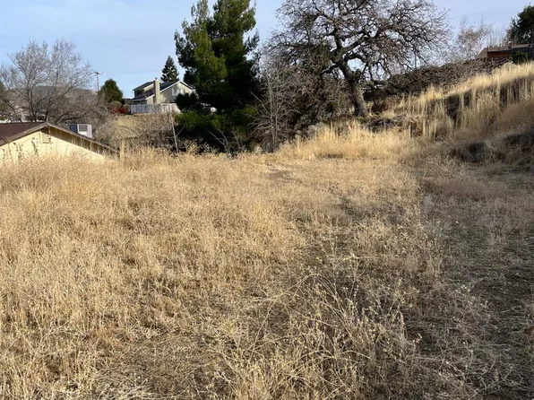 22450 Vaquero Dr #96, Tehachapi, CA 93561