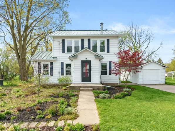 2126 Fairfield Rd, Portage, MI 49002