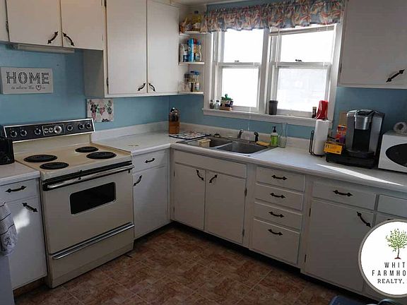 5th image of 704 Windom St